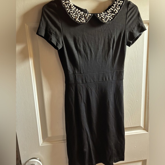 Dolce&Gabana little black dress 👗 pearl and gem collar